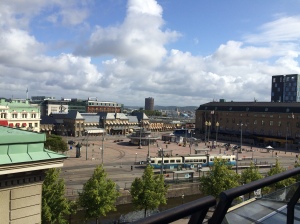 Ausblick vom Hotelzimmer auf den Bahnhofsplatz